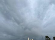 CUACA LAMPUNG HARI INI : HUJAN ANGIN DI 13 WILAYAH