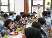 MENTERI PEKERJAAN UMUM TINJAU LANGSUNG FASILITAS SEKOLAH RAKYAT DI MALANG