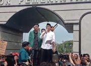 Respons Cepat Gubernur Mirza: Temui Langsung Demonstran, Janji Kawal Aspirasi ke Presiden